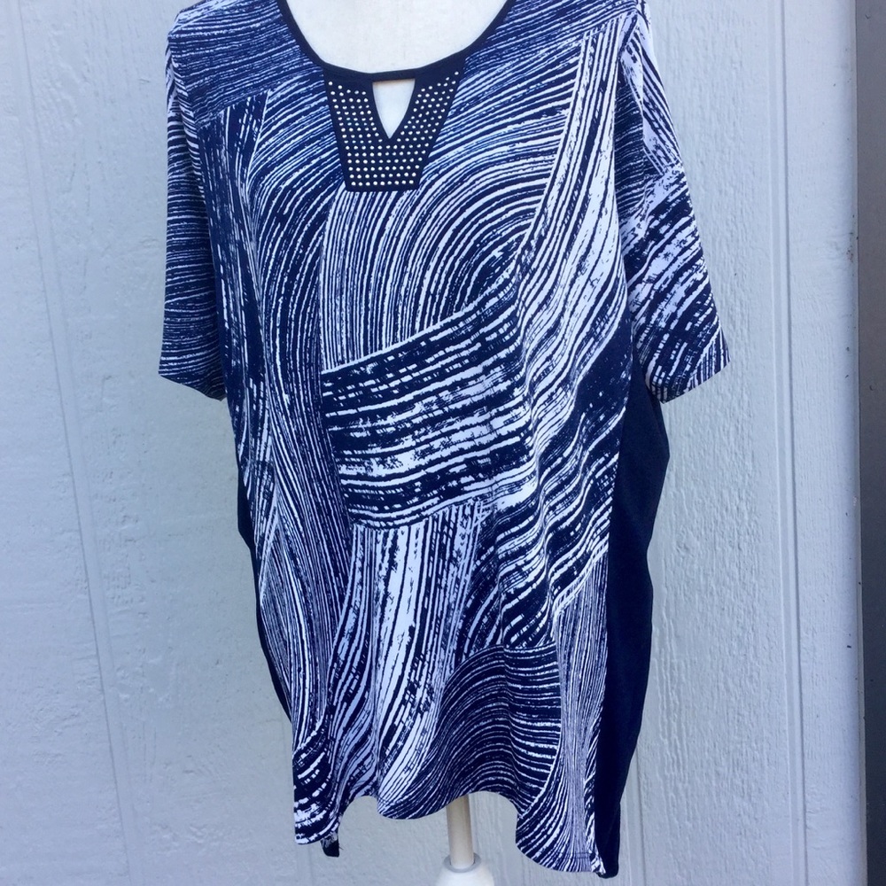 New,  2X size top